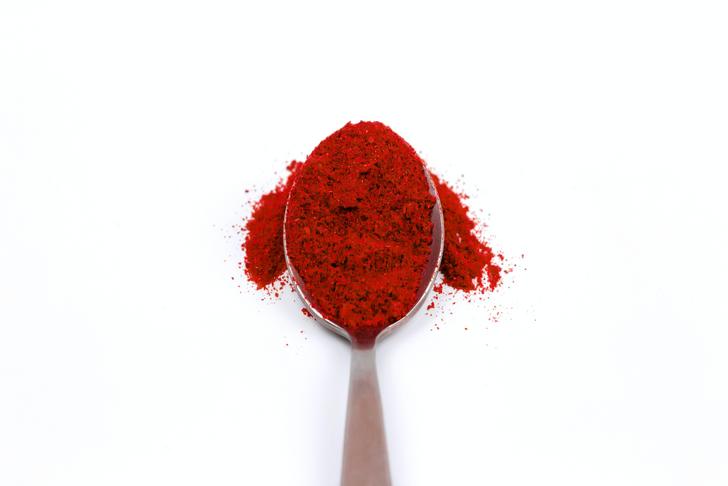 spoon of cayenne pepper